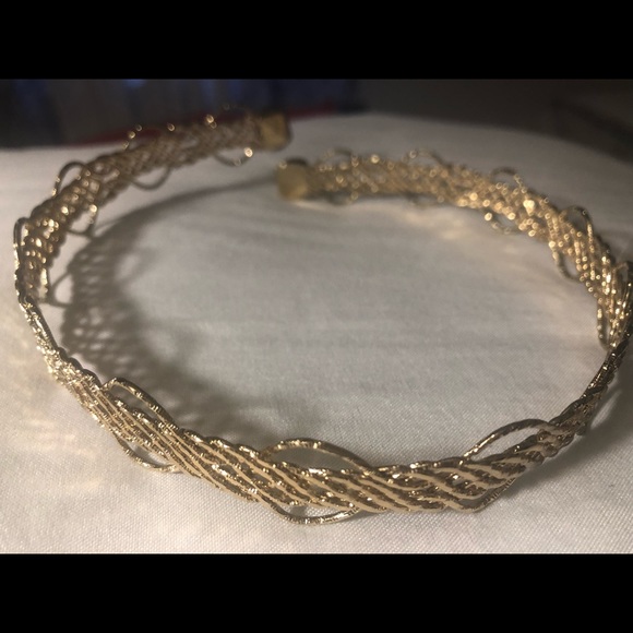Gold color choker necklace - Picture 3 of 6